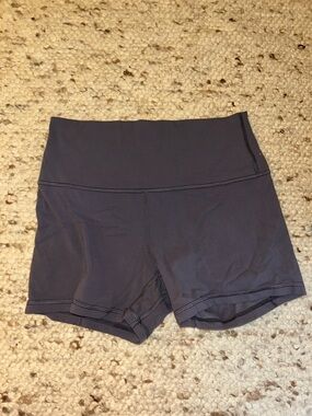 Lululemon high-rise bike shorts 4’